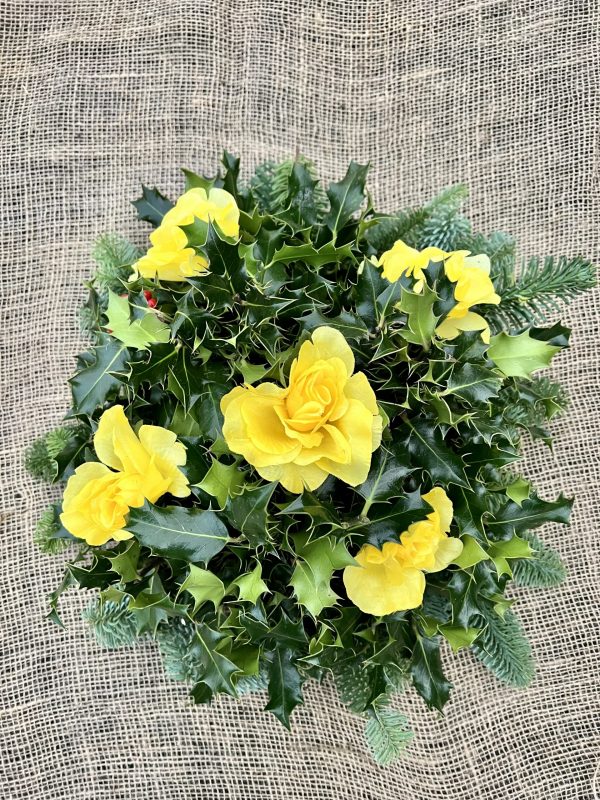 Yellow rose and berries