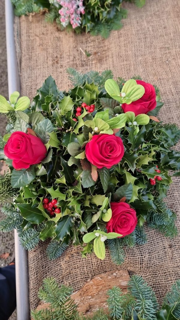8 Inch Dome - Special Red Rose & Mistletoe 8 Inch Dome - Special Red Rose & Mistletoe